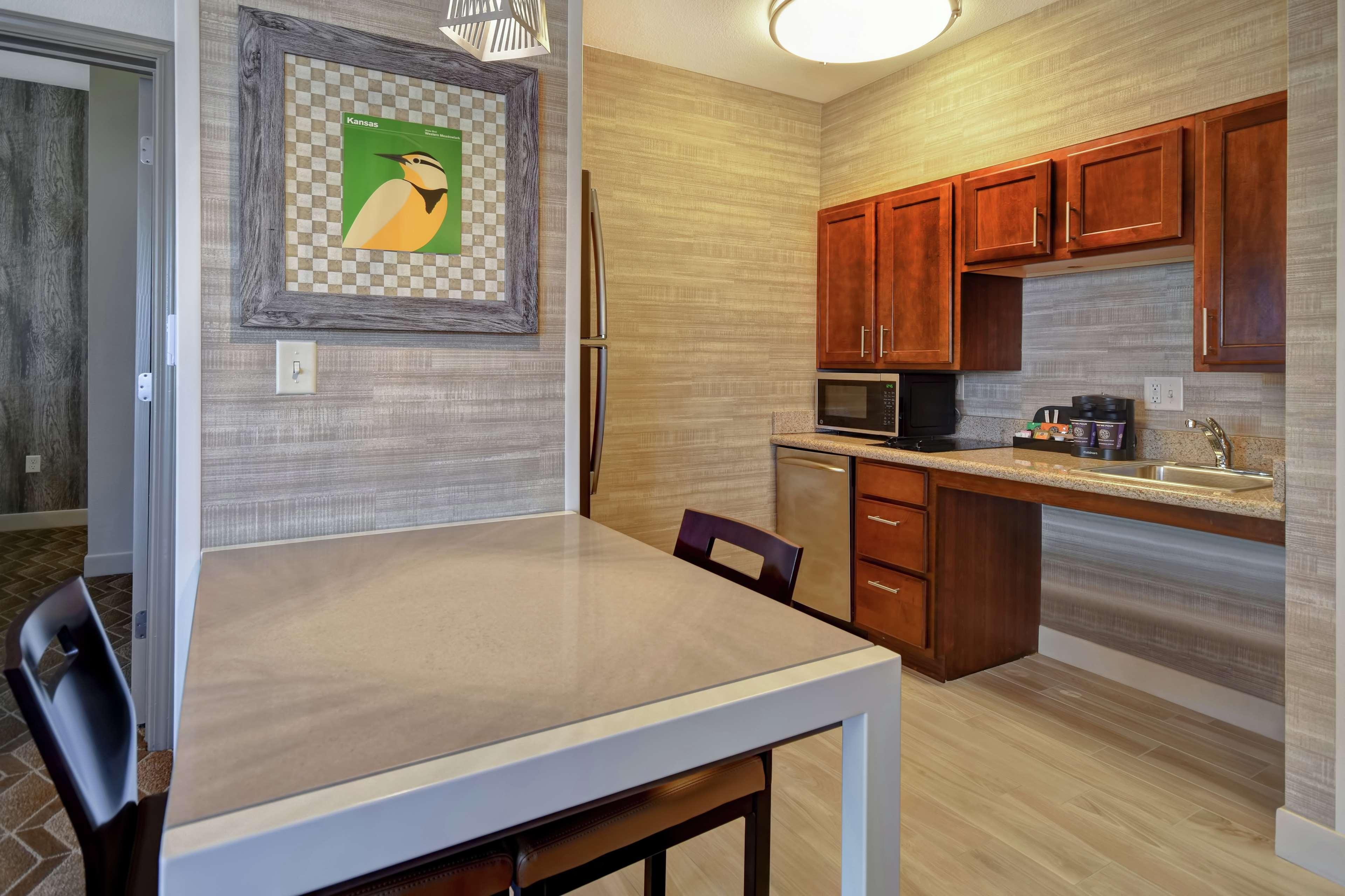 Homewood Suites By Hilton At The Waterfront Wichita Buitenkant foto