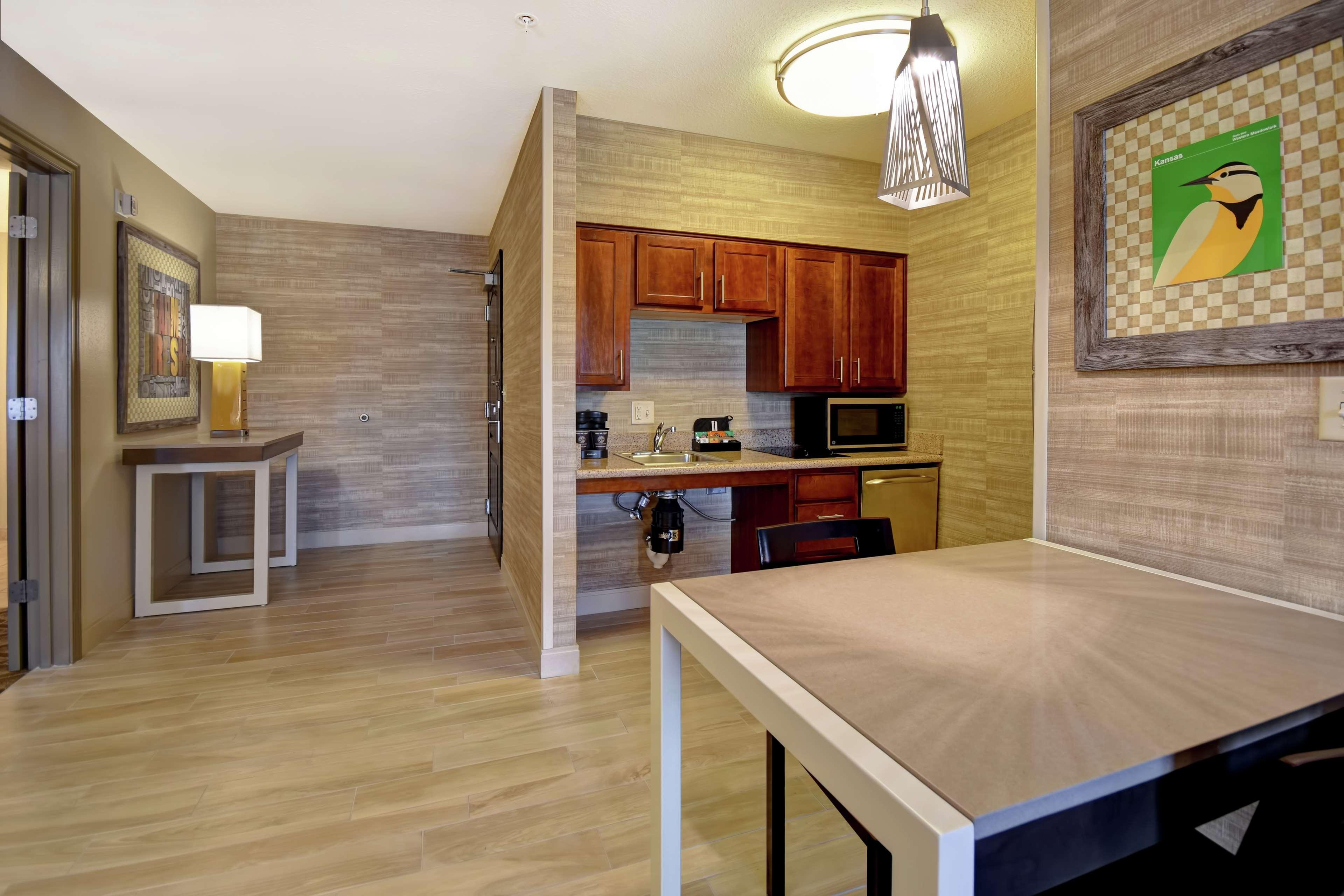 Homewood Suites By Hilton At The Waterfront Wichita Buitenkant foto