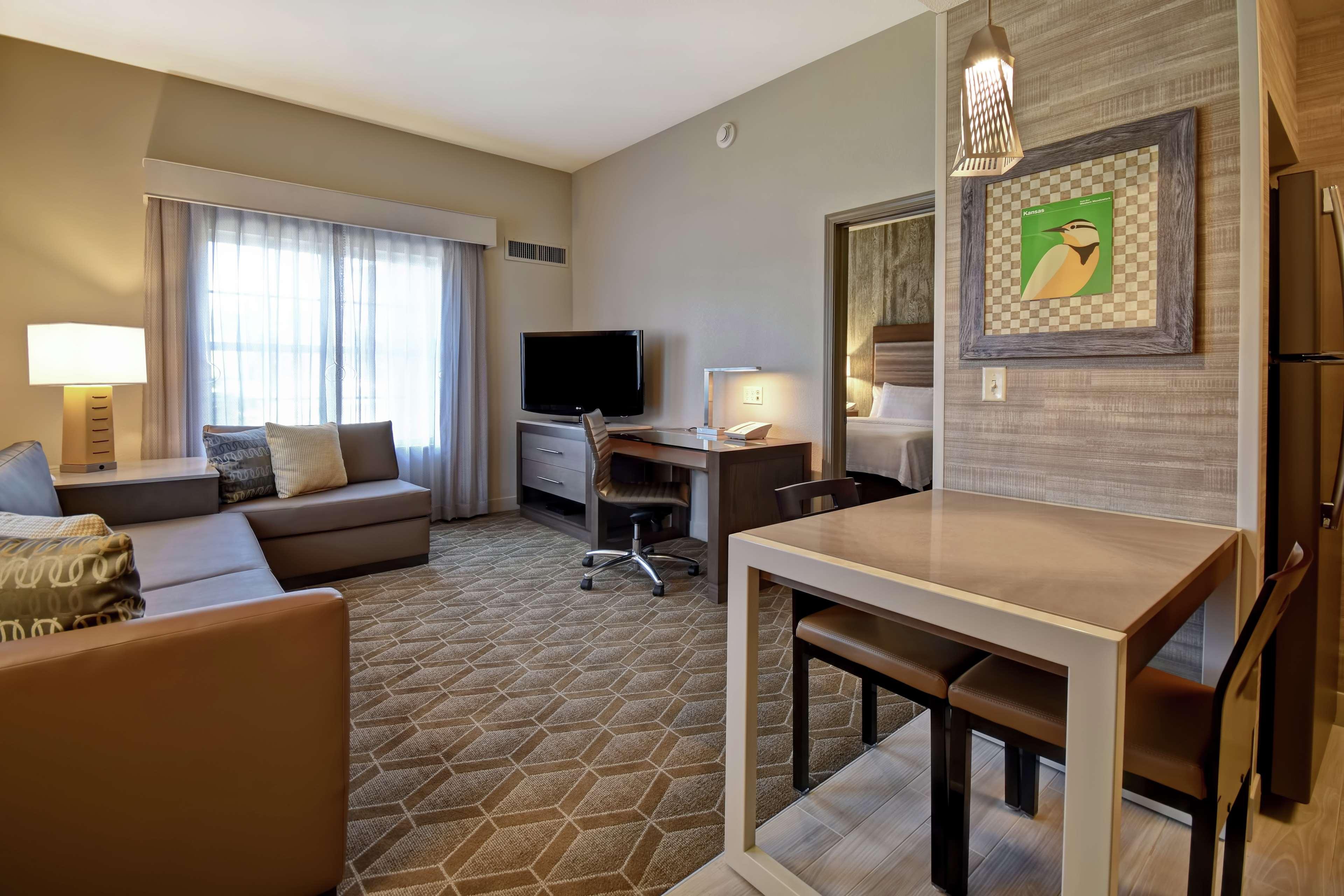 Homewood Suites By Hilton At The Waterfront Wichita Buitenkant foto