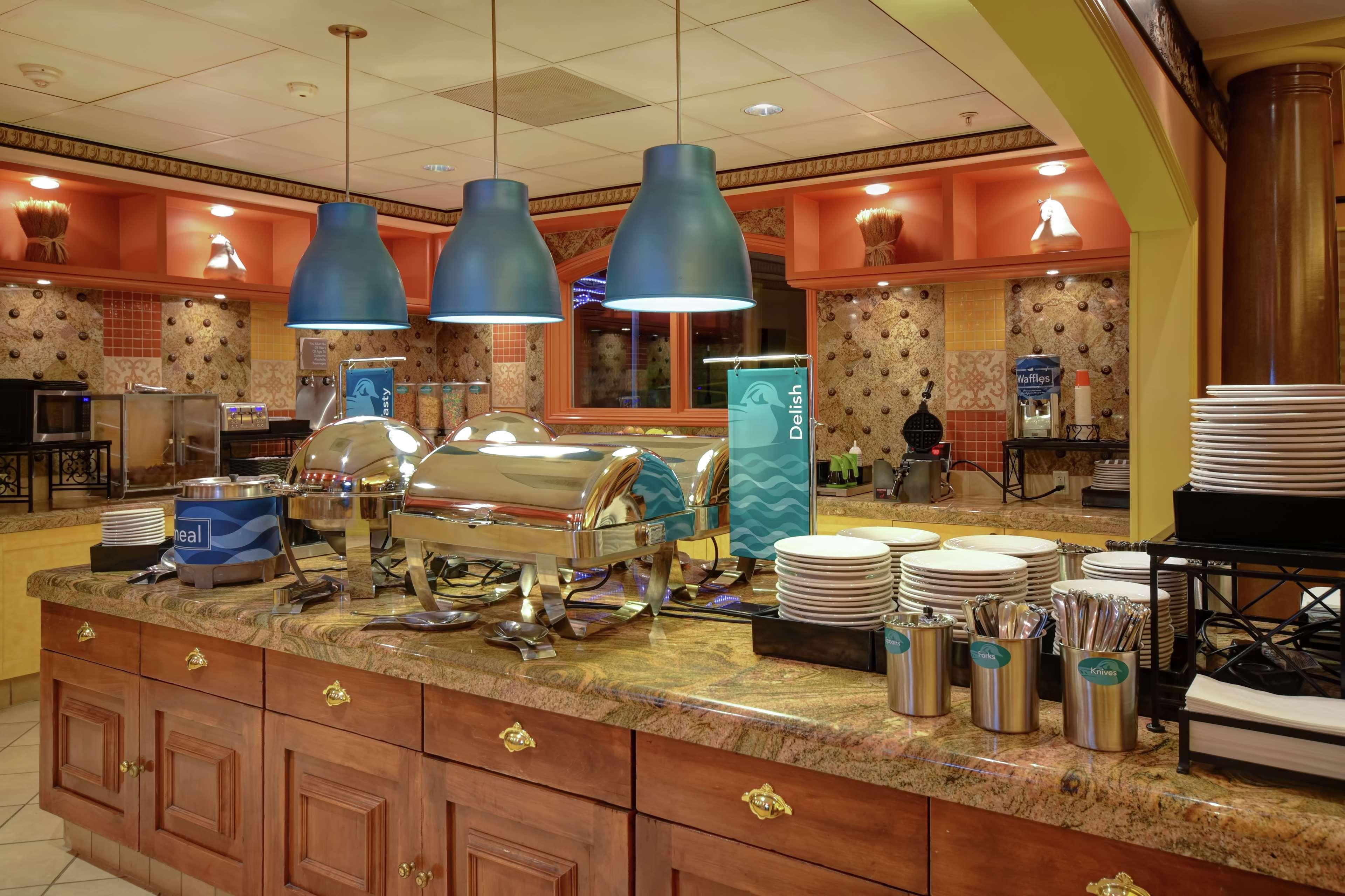 Homewood Suites By Hilton At The Waterfront Wichita Buitenkant foto