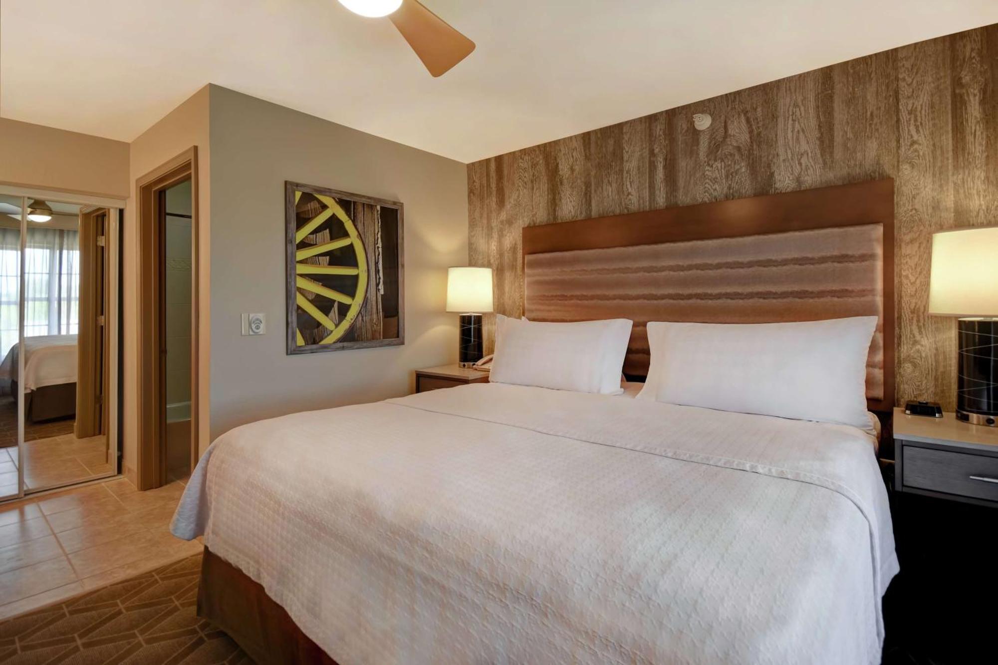 Homewood Suites By Hilton At The Waterfront Wichita Buitenkant foto
