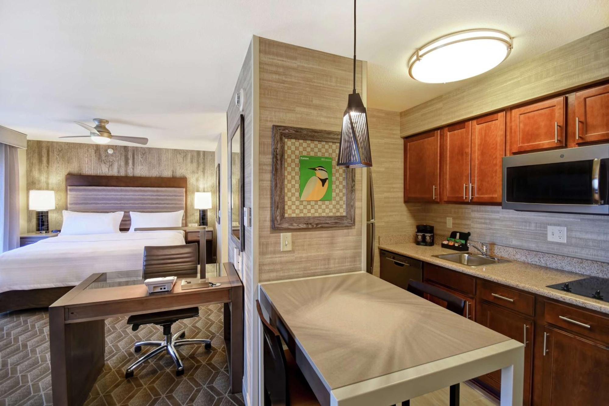 Homewood Suites By Hilton At The Waterfront Wichita Buitenkant foto