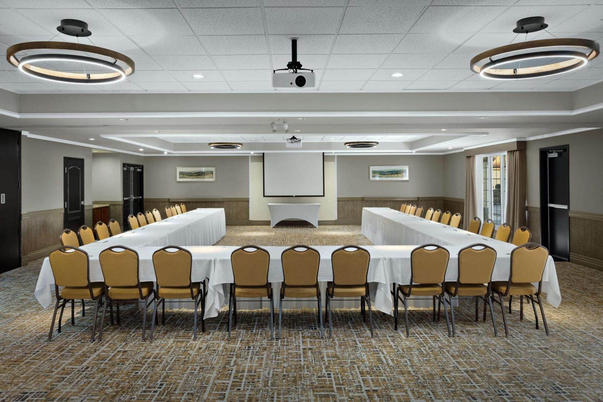 Homewood Suites By Hilton At The Waterfront Wichita Buitenkant foto