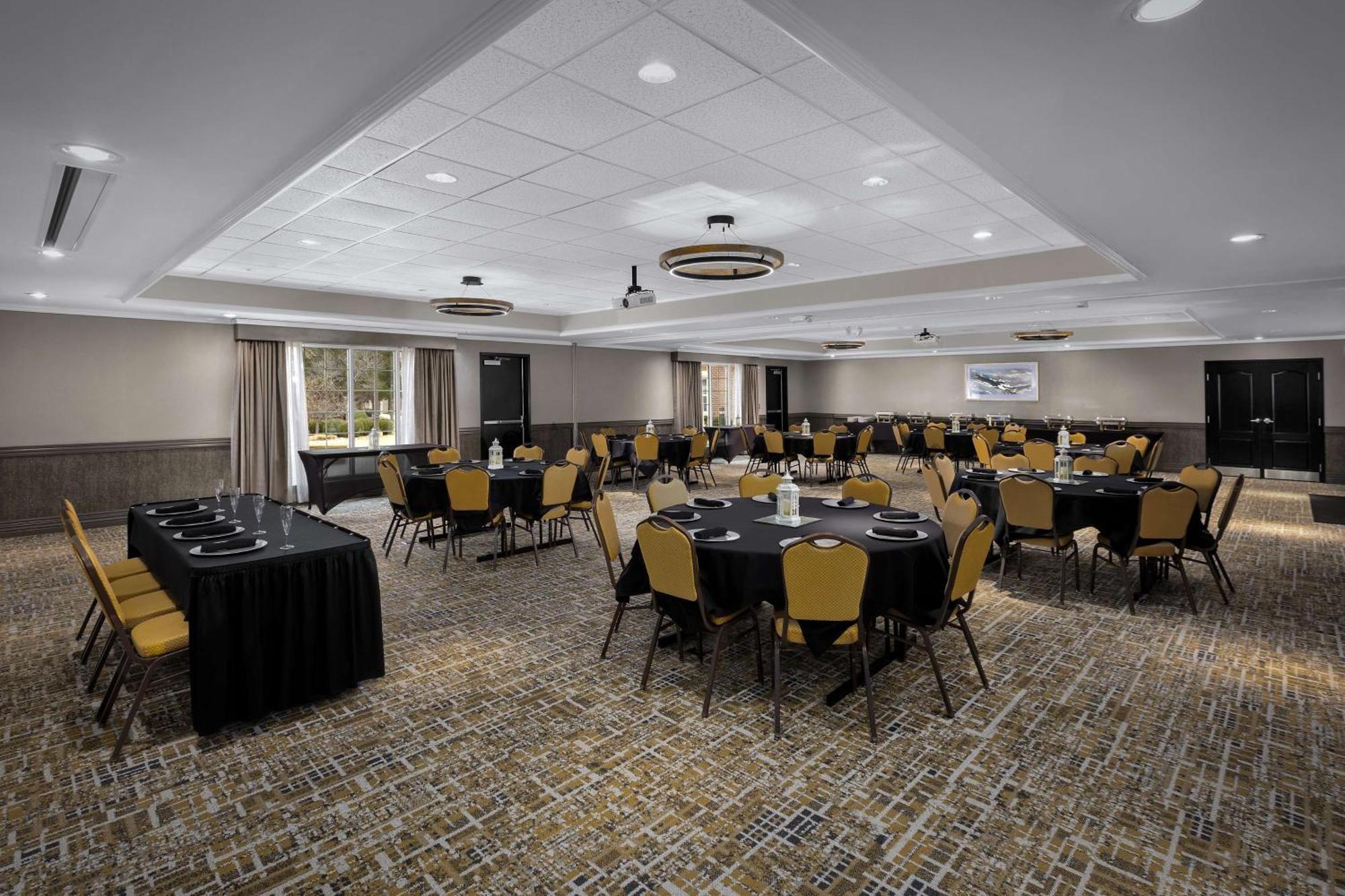 Homewood Suites By Hilton At The Waterfront Wichita Buitenkant foto