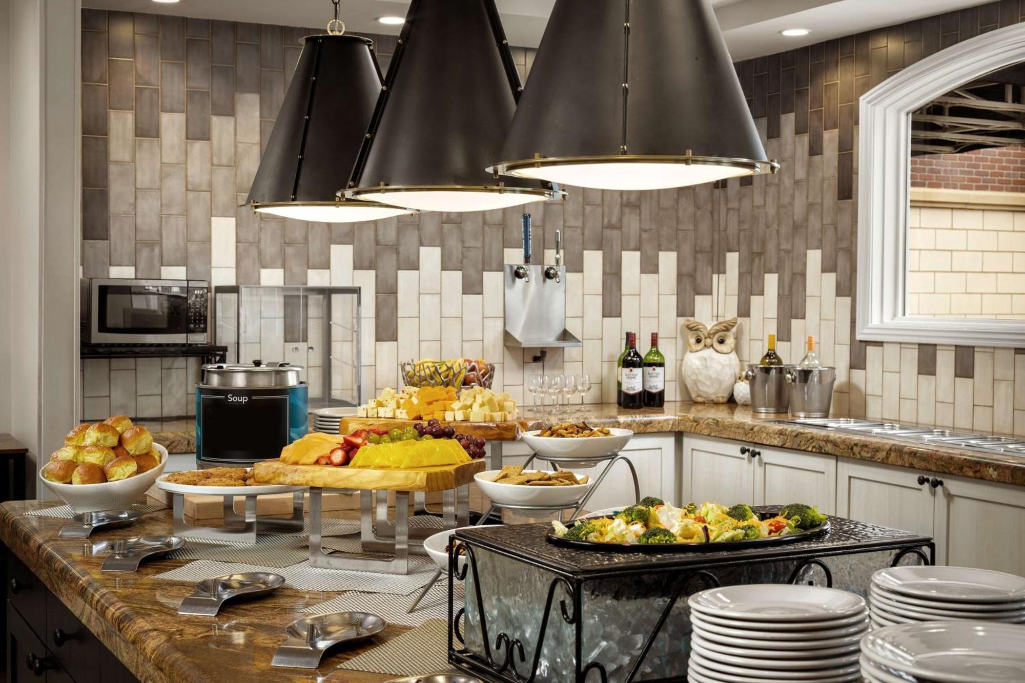 Homewood Suites By Hilton At The Waterfront Wichita Buitenkant foto